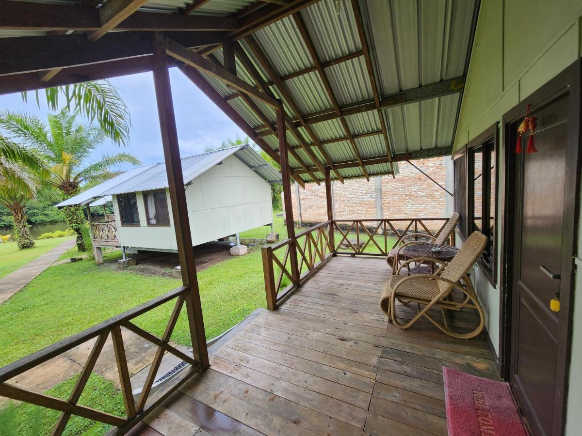 Mb Camp Singkil Hotel Gosongtelaga ภายนอก รูปภาพ