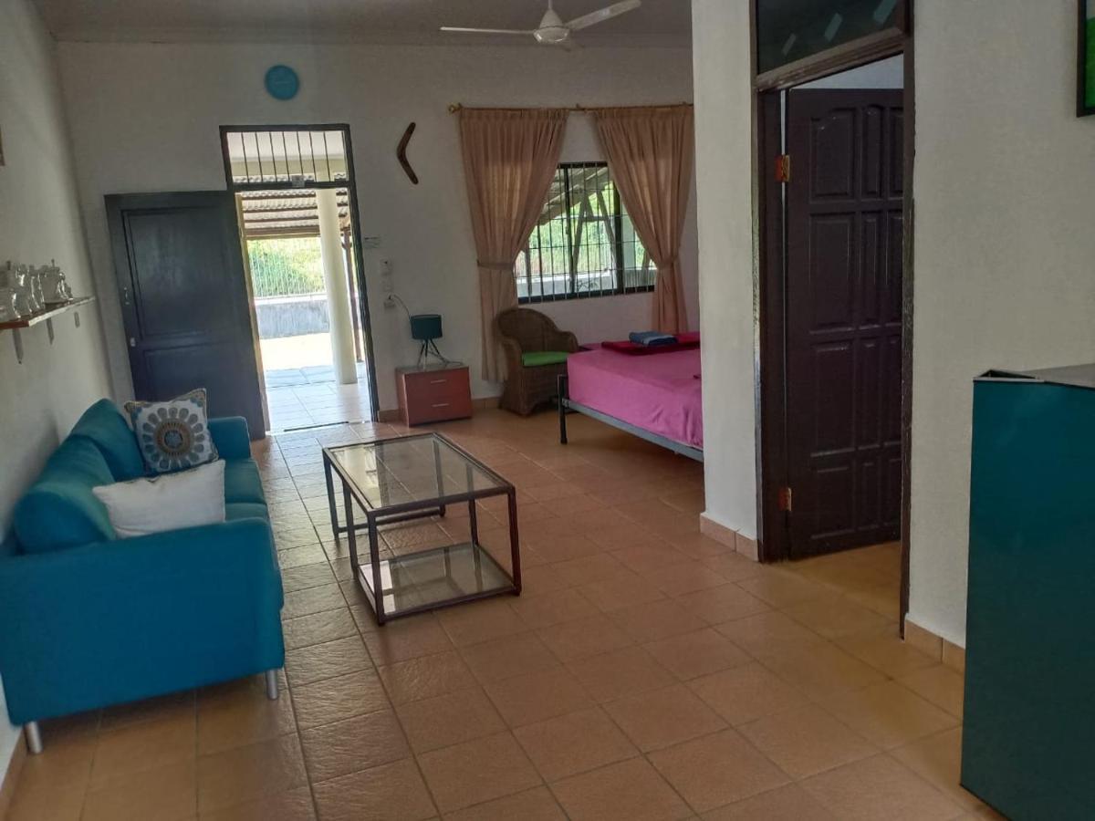 Mb Camp Singkil Hotel Gosongtelaga ภายนอก รูปภาพ