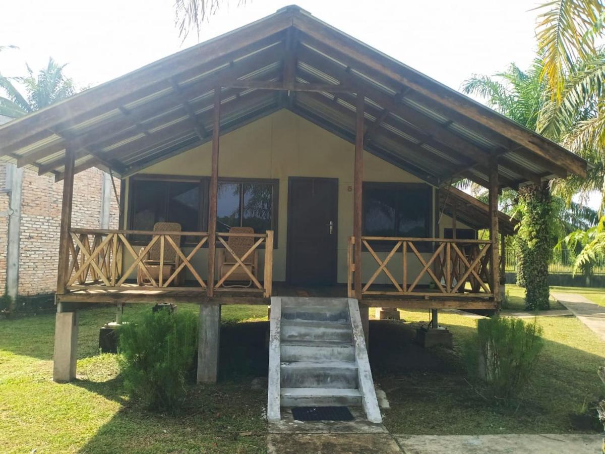 Mb Camp Singkil Hotel Gosongtelaga ภายนอก รูปภาพ