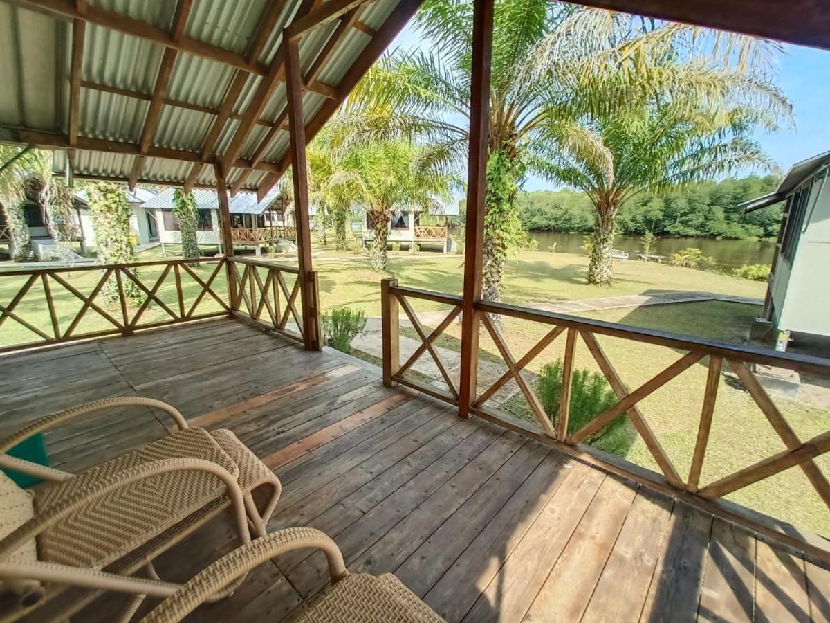 Mb Camp Singkil Hotel Gosongtelaga ภายนอก รูปภาพ
