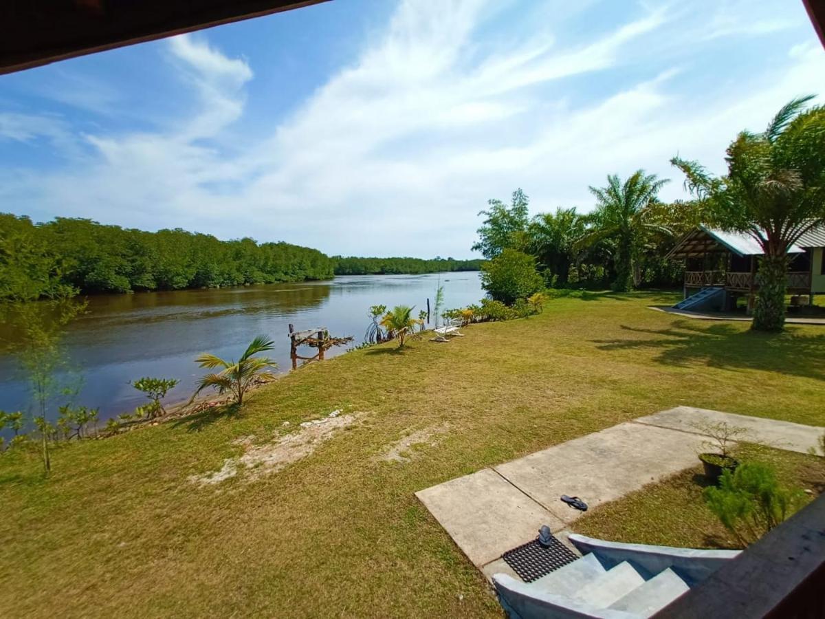 Mb Camp Singkil Hotel Gosongtelaga ภายนอก รูปภาพ