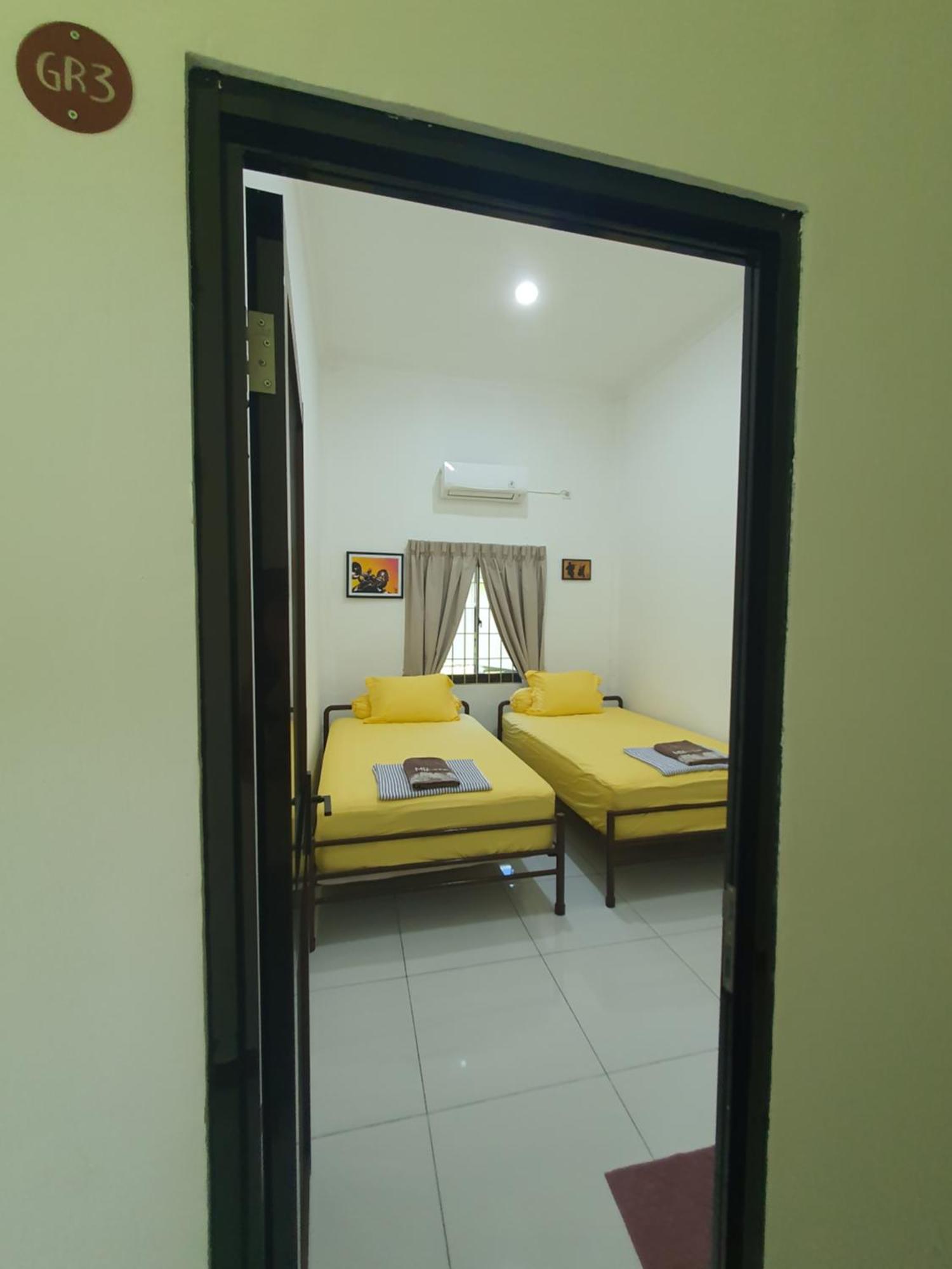 Mb Camp Singkil Hotel Gosongtelaga ภายนอก รูปภาพ
