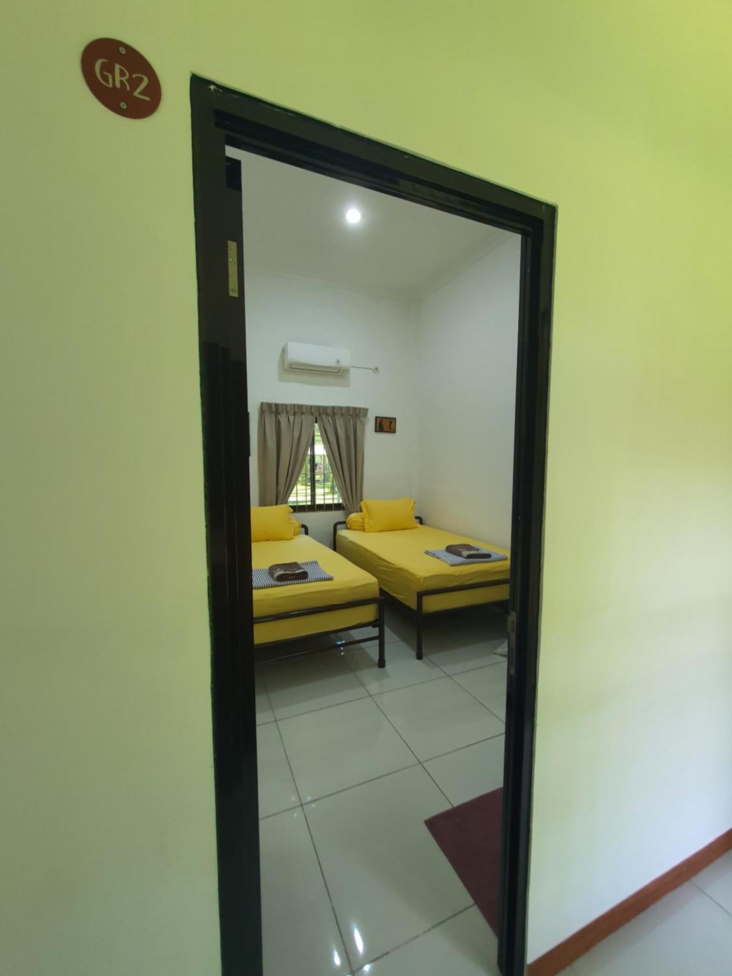 Mb Camp Singkil Hotel Gosongtelaga ภายนอก รูปภาพ
